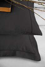 Michele Black - Nopți Profunde Într-Un Stil Minimalist